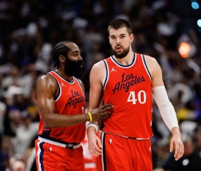 开云官方网站-送走哈登+祖巴茨得到加兰+4选秀权等筹码 快船的未来将更加光明