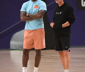 NBA高管：到现在湖人也没宣布过詹姆斯执行了选项 这非常奇怪🤔
