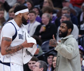 开云官方网站-蒂格：既然把浓眉都送走了 独行侠应该把欧文也交易了